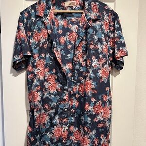 1901 Men’s Button Up